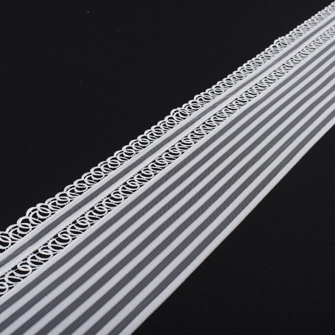 Koronka Stabilna – Haft Jednostronny Biały Wzór 124 – 17.5 cm