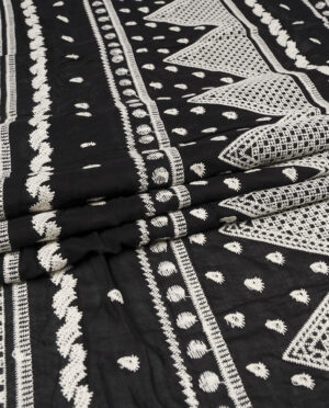 Sukienkowy Czarny Batyst z Kremowym Haftem Wzór 70