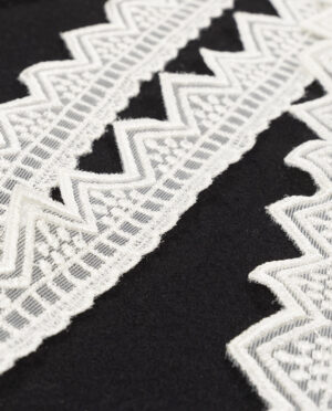 Kremowa Wąska Haftowana Borta Wzór 130